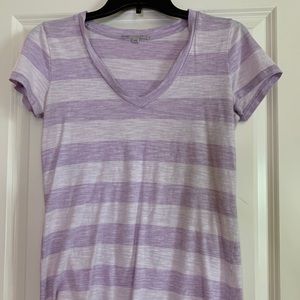 Gap v neck tshirt